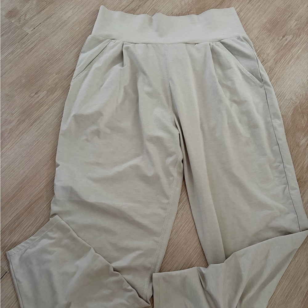 Vuori Lux Harem Pants